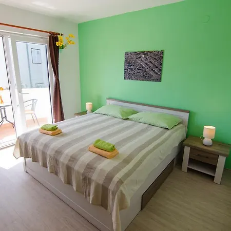 アパート Apartman Milena プリモシュテン